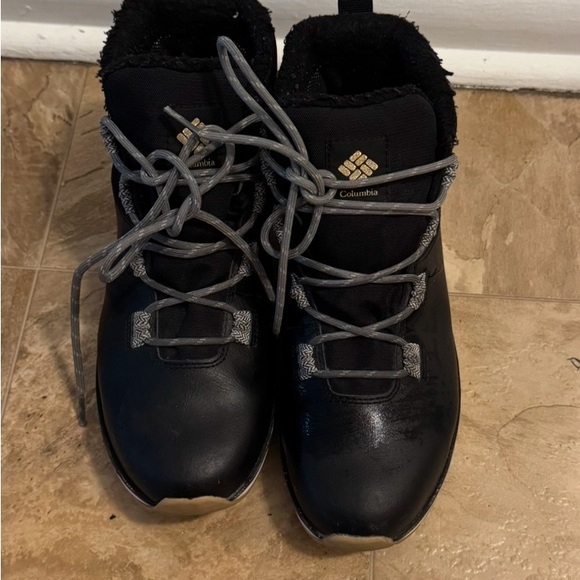 Columbia Black Winter Boots - Picture 1 of 4